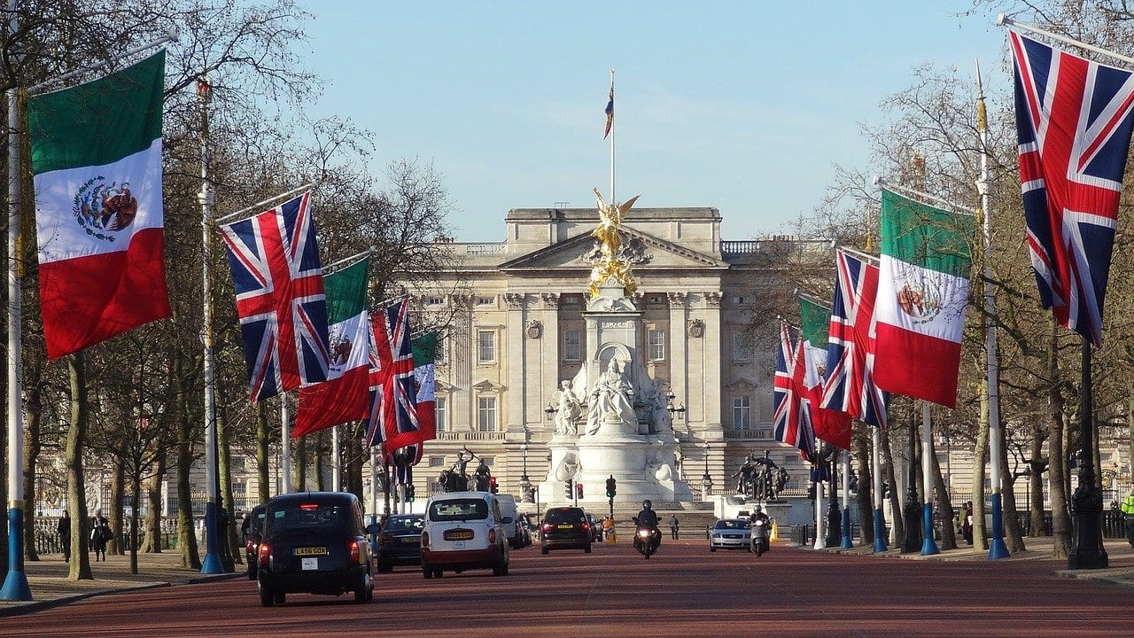 36 Brilliant Facts about Buckingham Palace - Fact City