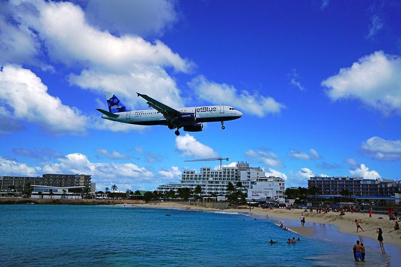 landing in saint martin