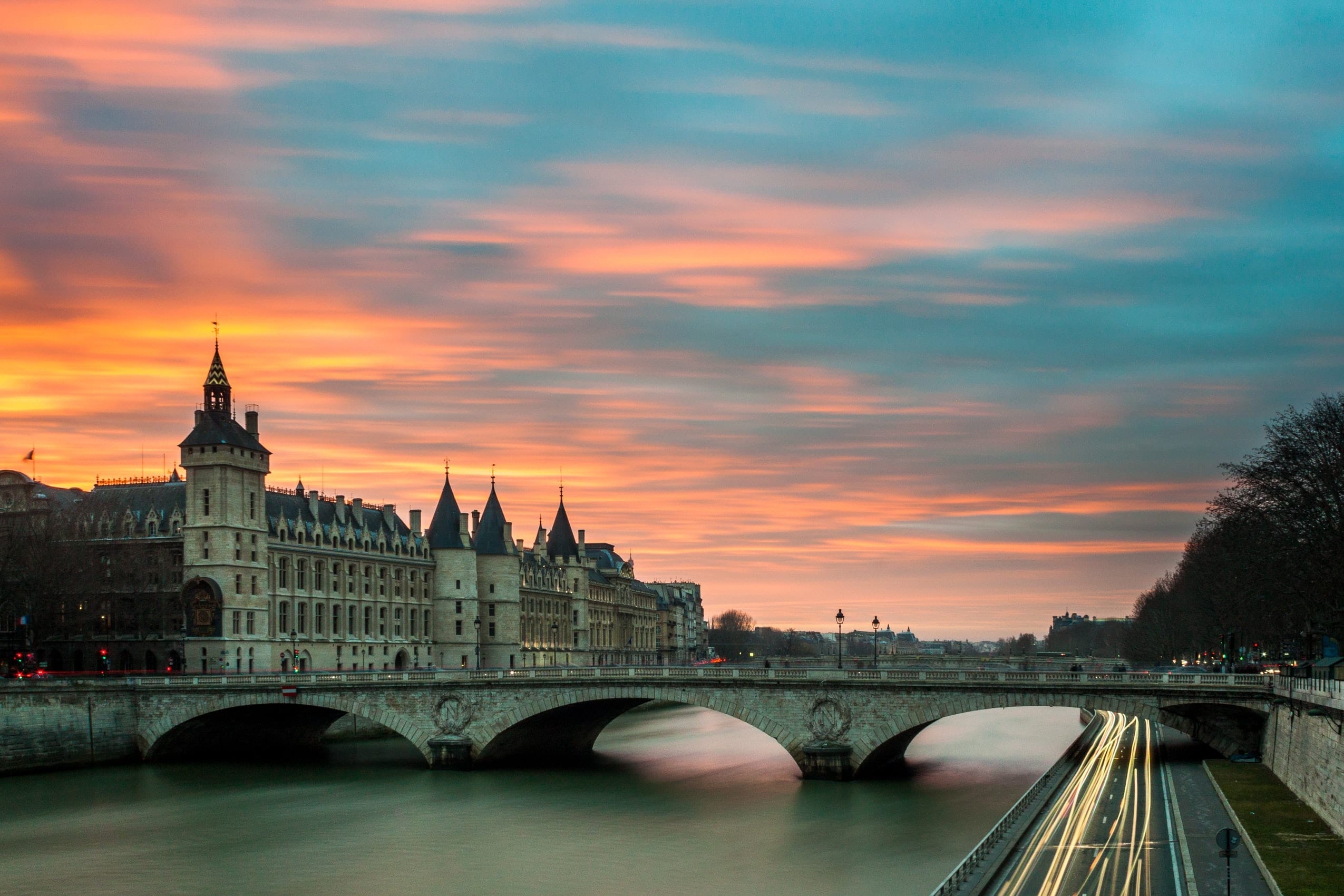 15 Curious Facts about the Pont Neuf, Paris