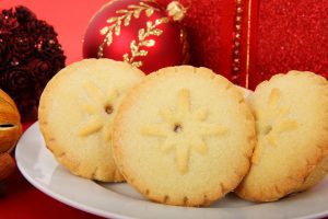 3 mince pies, ready to enjoy