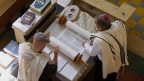 reading the Torah