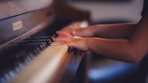 Methods to Learn to play the piano