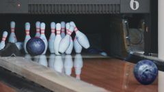 Ten pin bowling