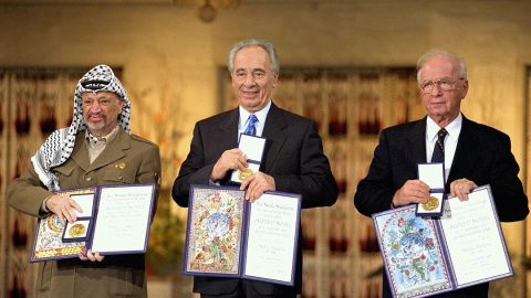 THE NOBEL PEACE PRIZE LAUREATES FOR 1994 IN OSLO. (FROM RIGHT TO LEFT): PRIME MINISTER YITZHAK RABIN, FOREIGN MINISTER SHIMON PERES AND PLO CHAIRMAN YASSER ARAFAT