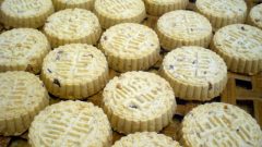 National Chinese Almond Cookie Day - April 9th