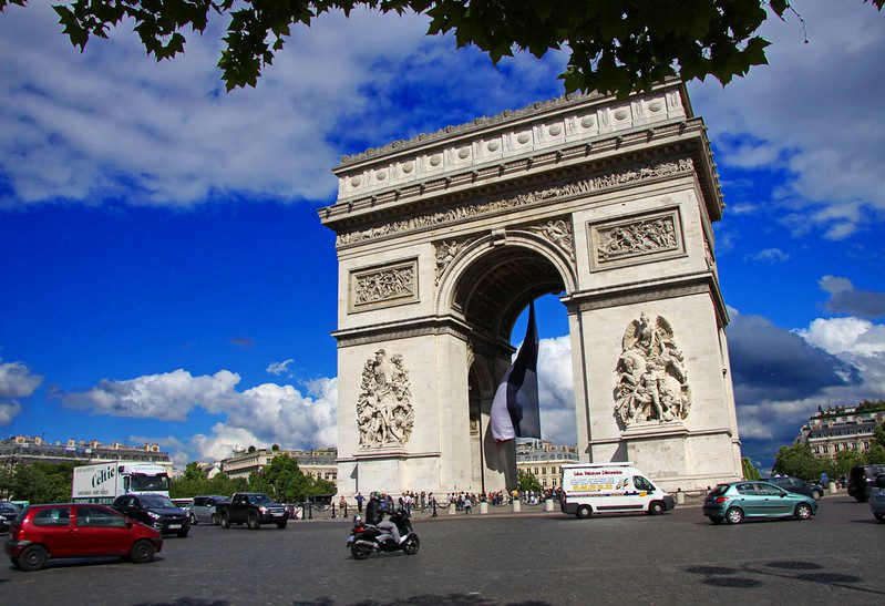 L'Arc de Triomphe by day