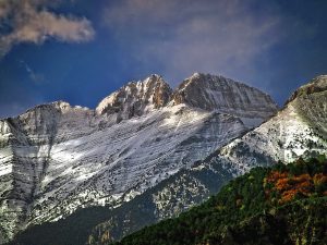 fun facts about Mount Olympus