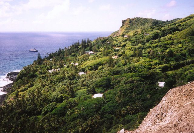 mountain in pitcairn islands